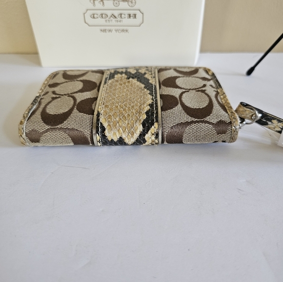 COACH Sutton Signature C Python Universal Case Wristlet, Full Incl, Rare. NWT - Picture 9 of 12